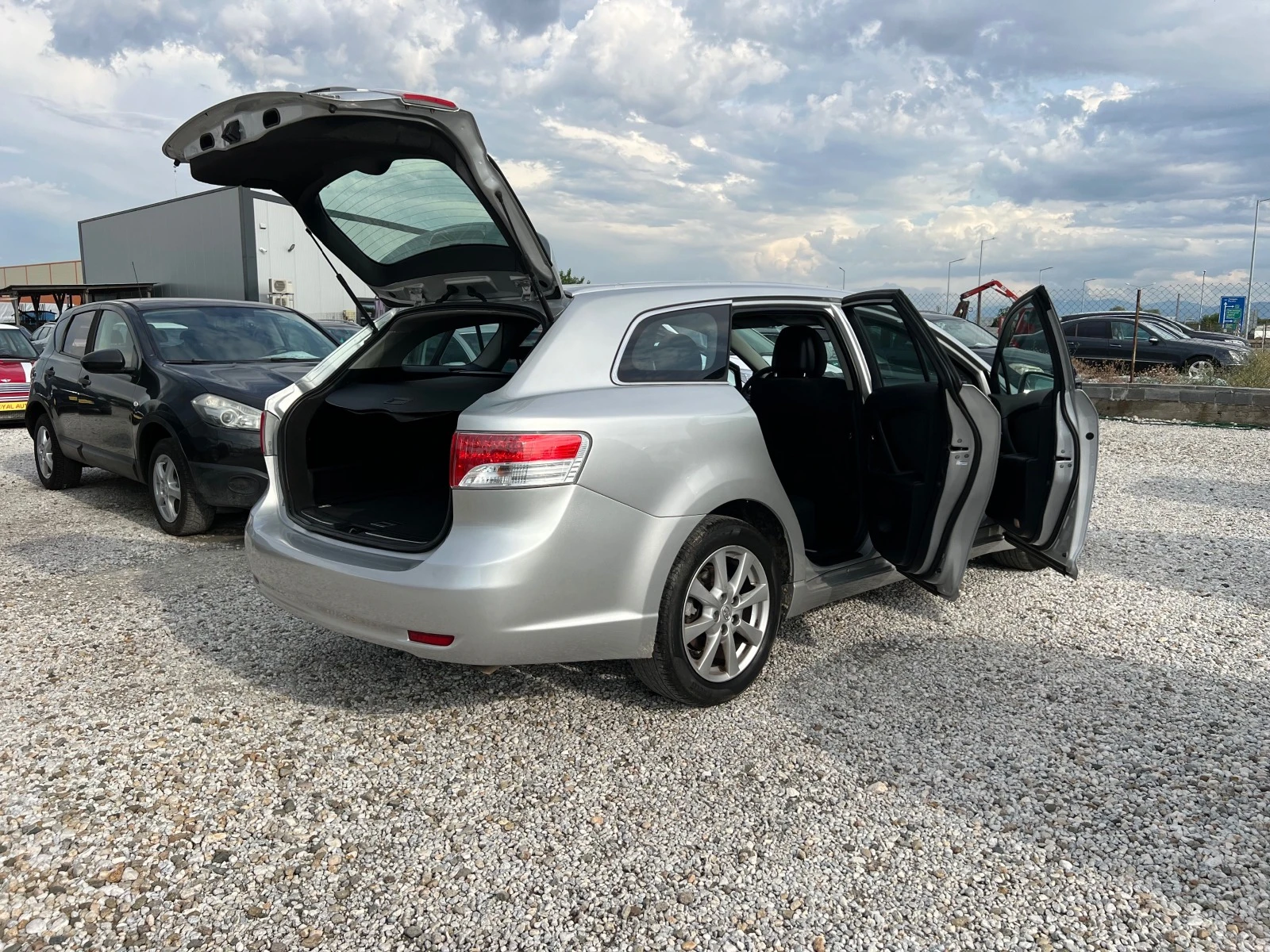 Toyota Avensis -- | Mobile.bg   13