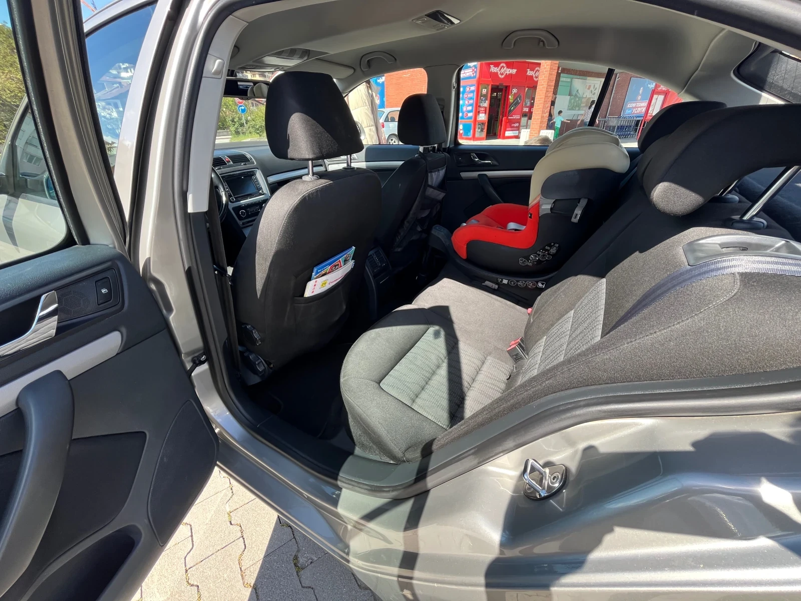 Skoda Octavia 1.6 TDI, DSG - изображение 8