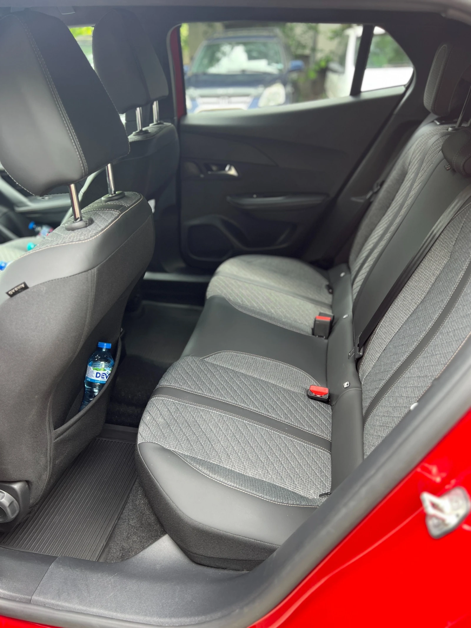 Peugeot 2008 1.5 - изображение 9