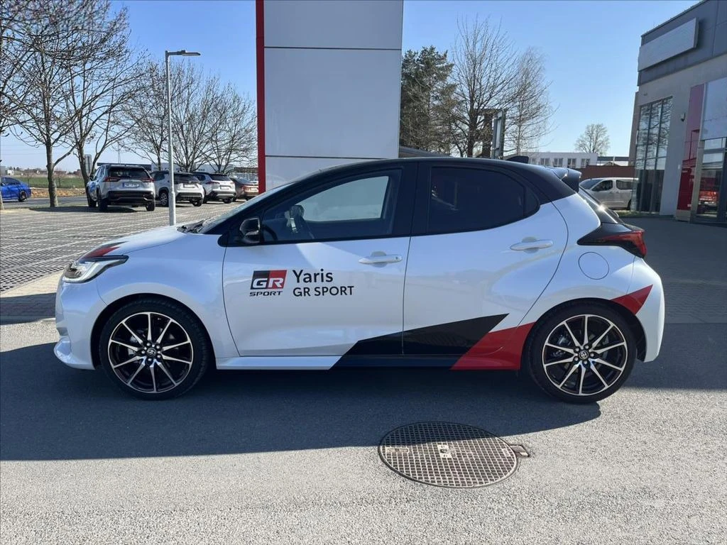 Toyota Yaris 1.5 HEV GR SPORT 130 KC TOP FULL - изображение 2
