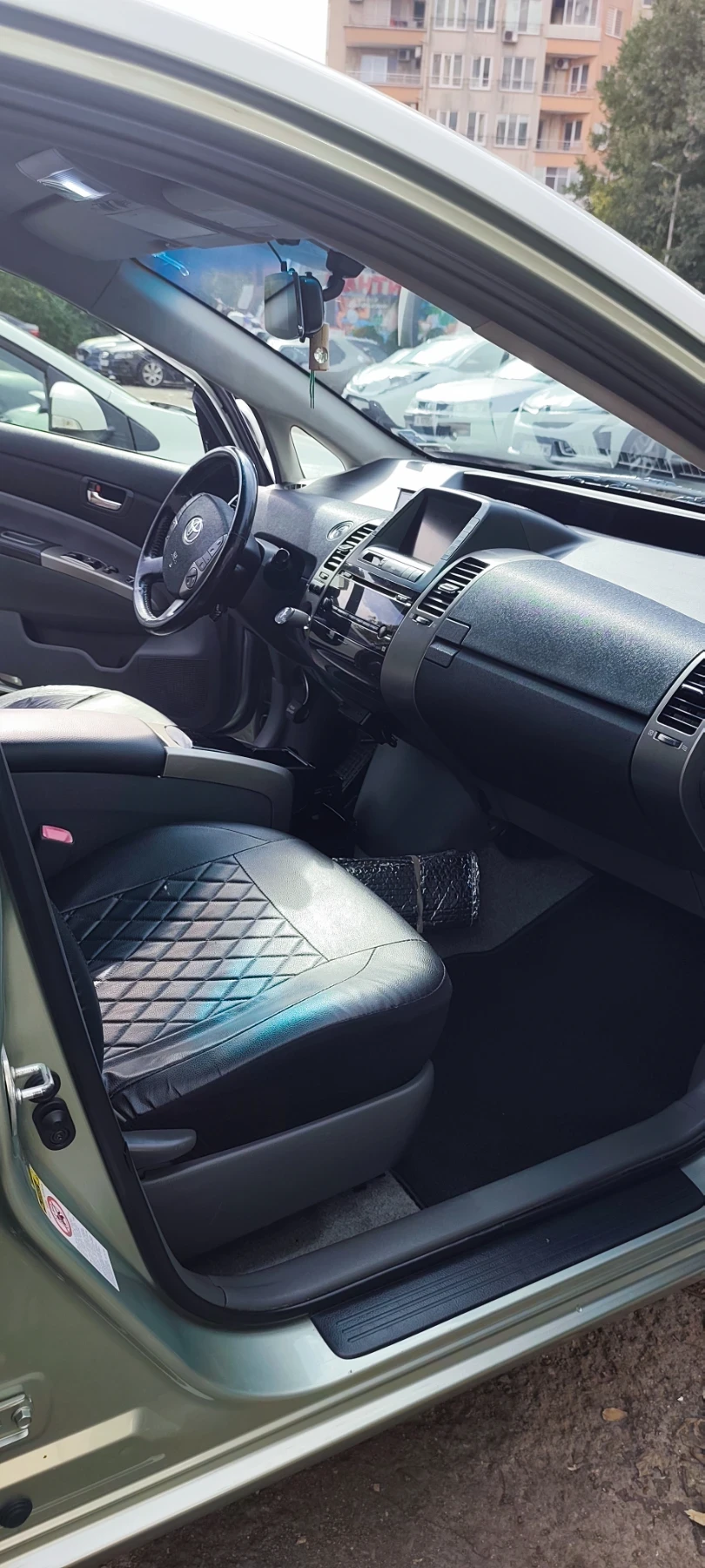 Toyota Prius HIBRID - изображение 7