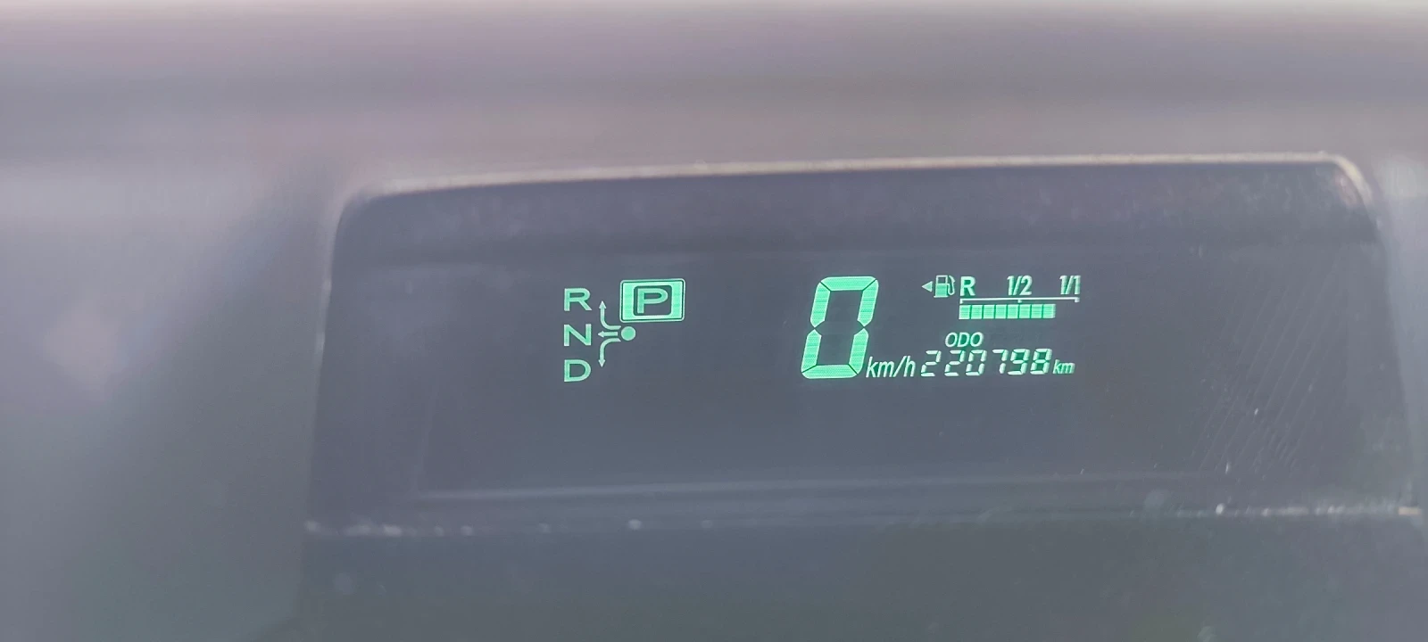 Toyota Prius HIBRID - изображение 9