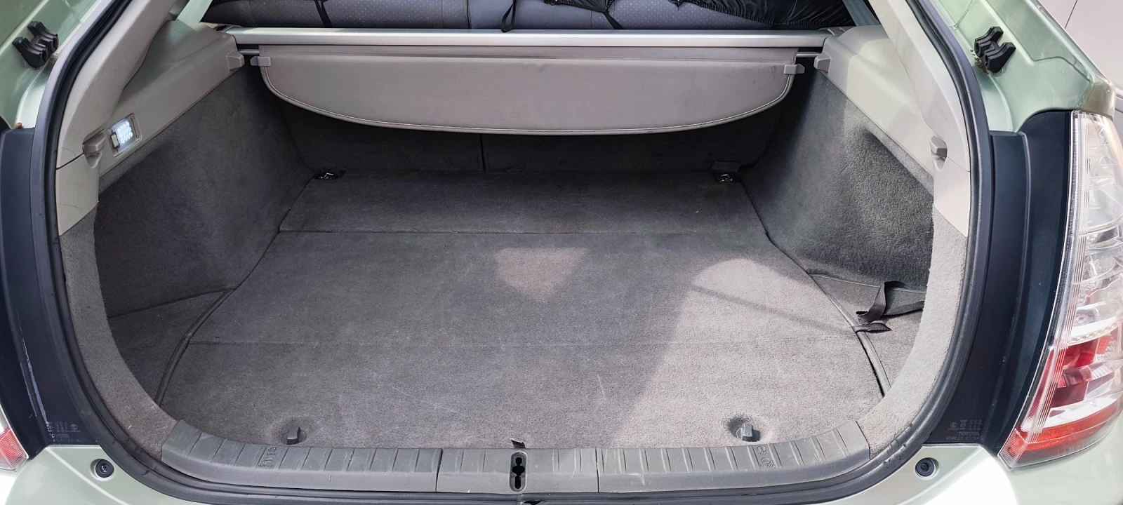 Toyota Prius HIBRID - изображение 10