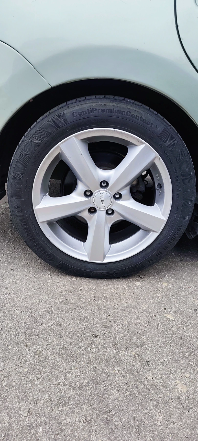 Toyota Prius HIBRID - изображение 6