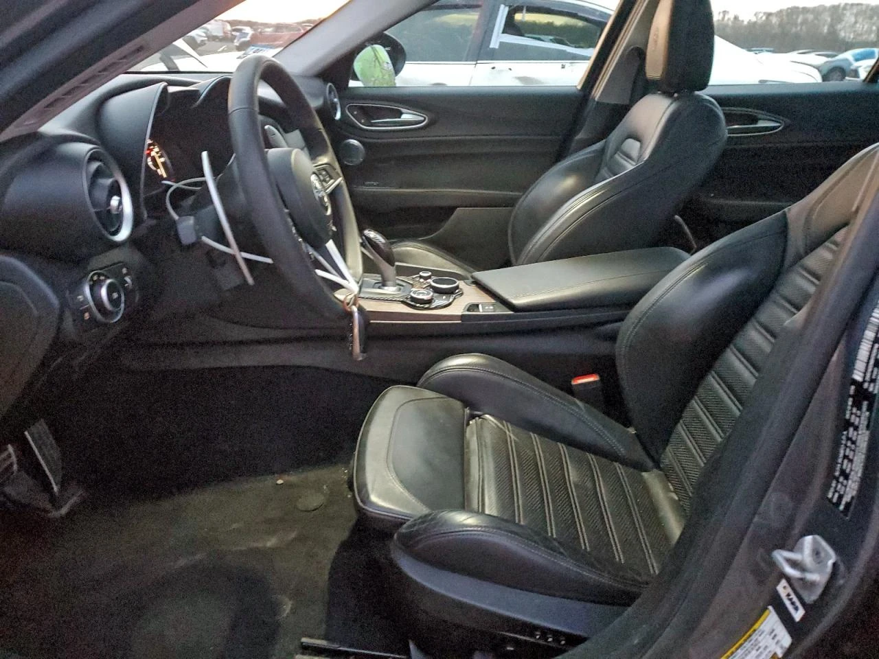 Alfa Romeo Giulia 2l Ti Q4 - изображение 7