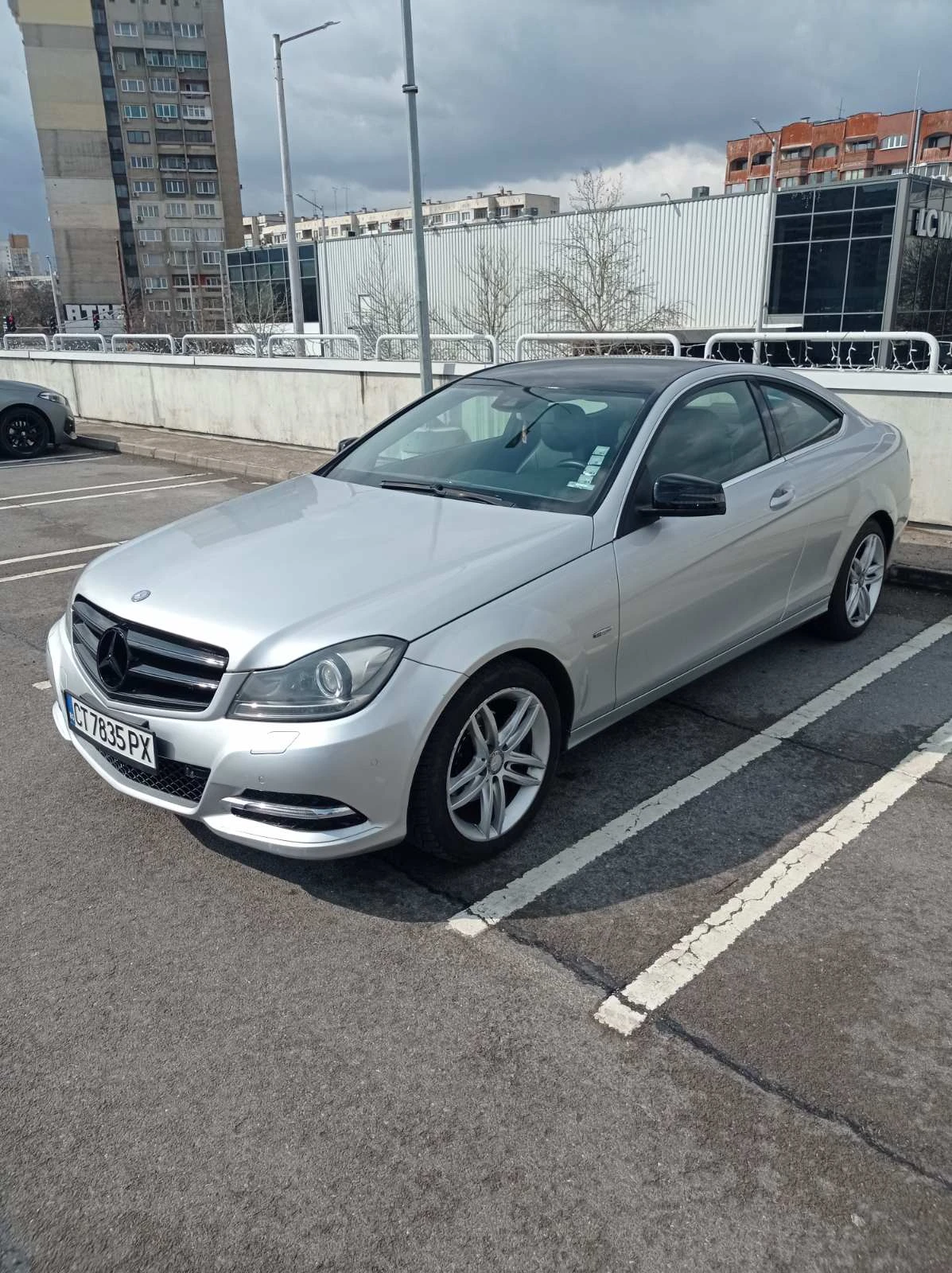 Mercedes-Benz C 220, снимка 2 - Автомобили и джипове - 53725711