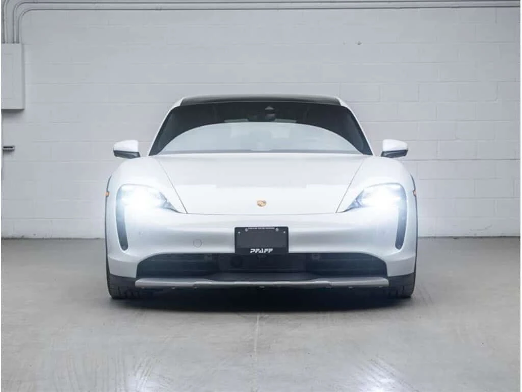 Porsche Taycan  4 Cross Turismo AWD /CARFAX/От Представителство  | Auto.bg — изображение 1