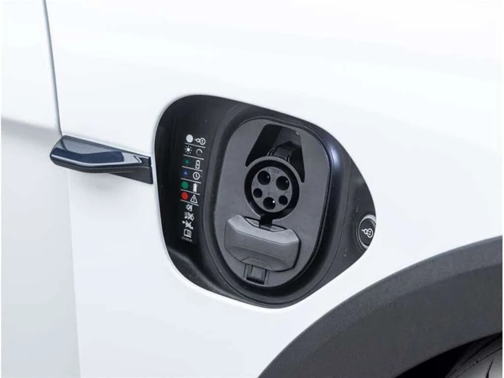 Porsche Taycan  4 Cross Turismo AWD /CARFAX/От Представителство , снимка 8 - Автомобили и джипове - 53825717