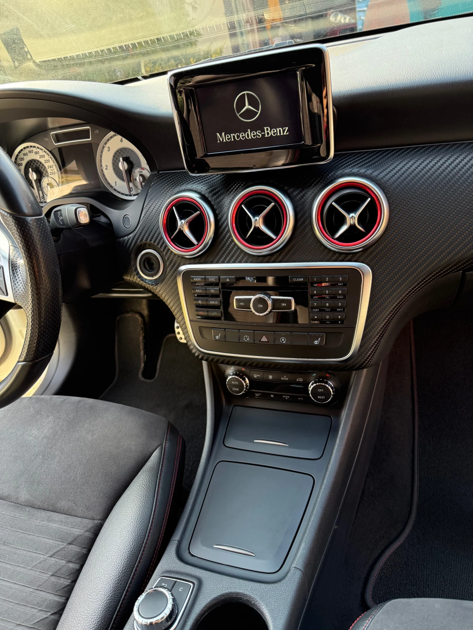 Mercedes-Benz A 180 AMG line , снимка 9 - Автомобили и джипове - 53932806