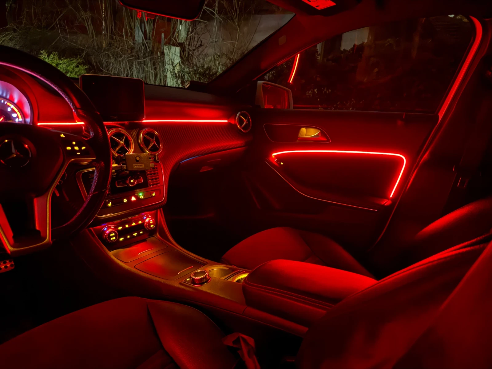 Mercedes-Benz A 180 AMG line , снимка 14 - Автомобили и джипове - 53932806