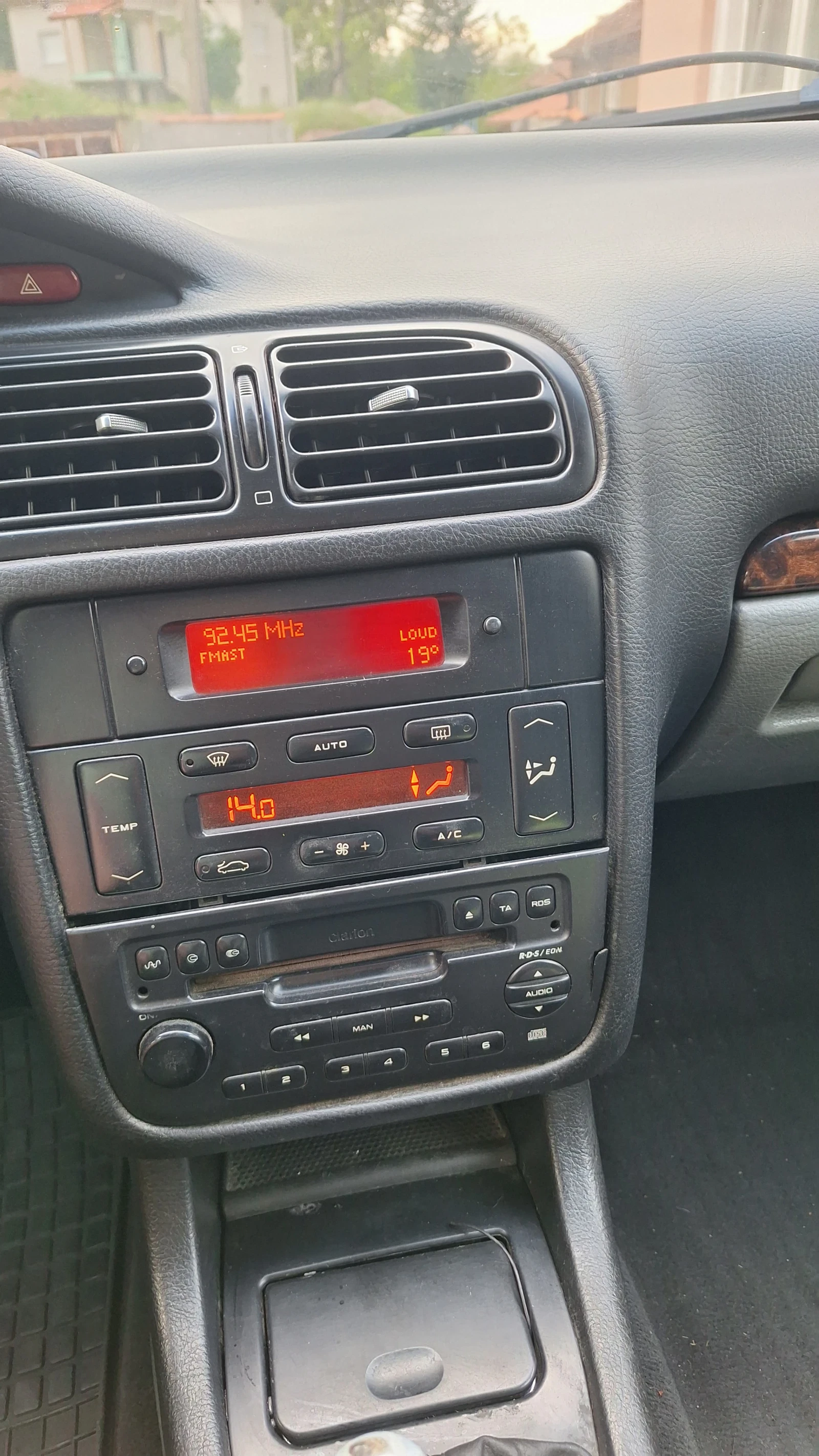 Peugeot 406 Газ Бензин, снимка 3 - Автомобили и джипове - 54502887