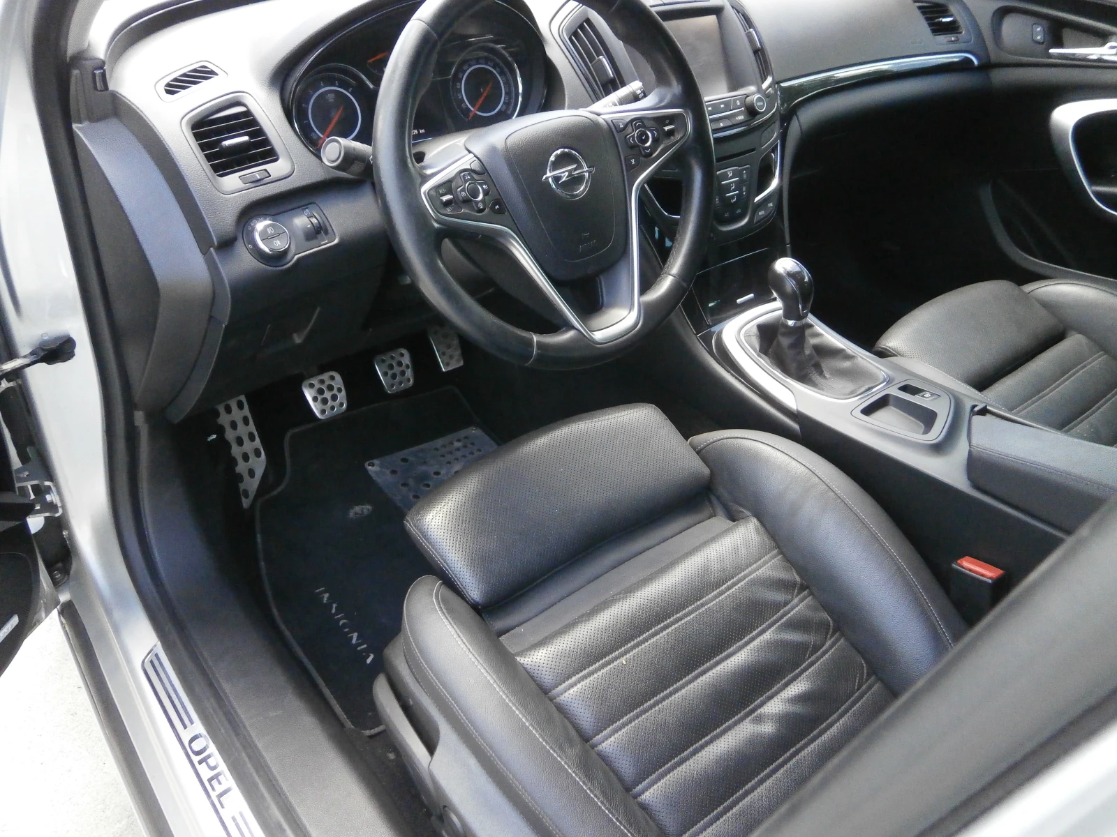 Opel Insignia 2.0d/OPC line/N1, снимка 9 - Автомобили и джипове - 54957647