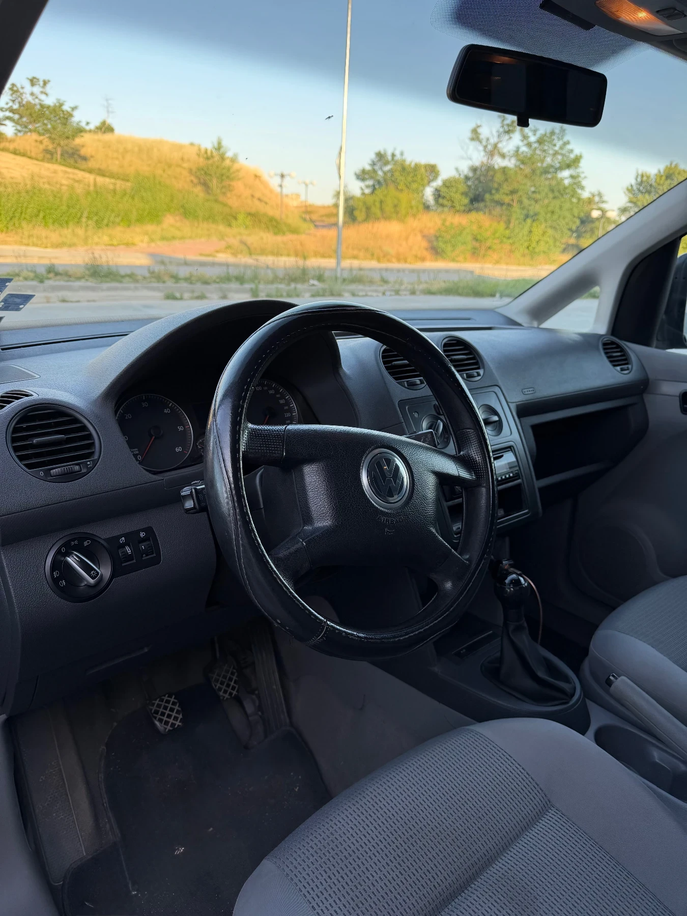 VW Caddy, снимка 7 - Автомобили и джипове - 55137423