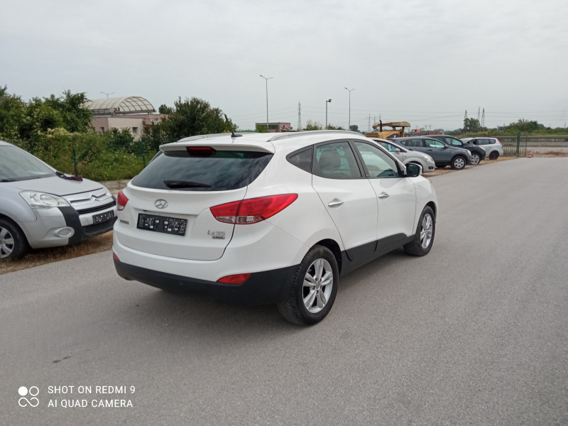Hyundai IX35 1.7 дизел , снимка 4 - Автомобили и джипове - 46182660