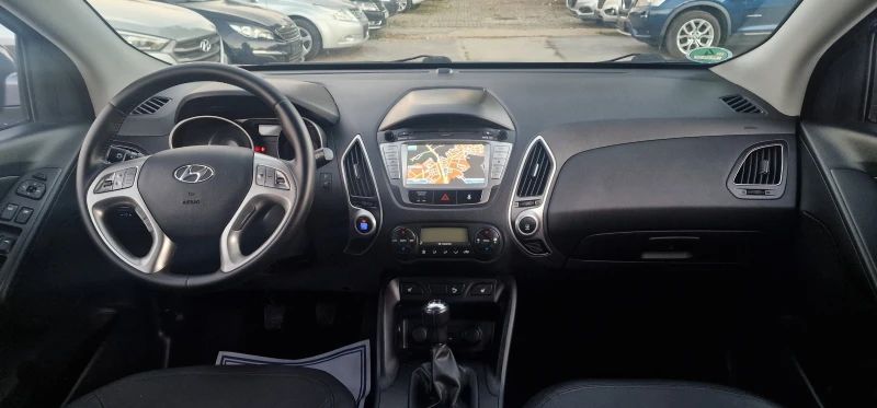 Hyundai IX35 2.0i 4x4Business Edition plus, снимка 13 - Автомобили и джипове - 47900262