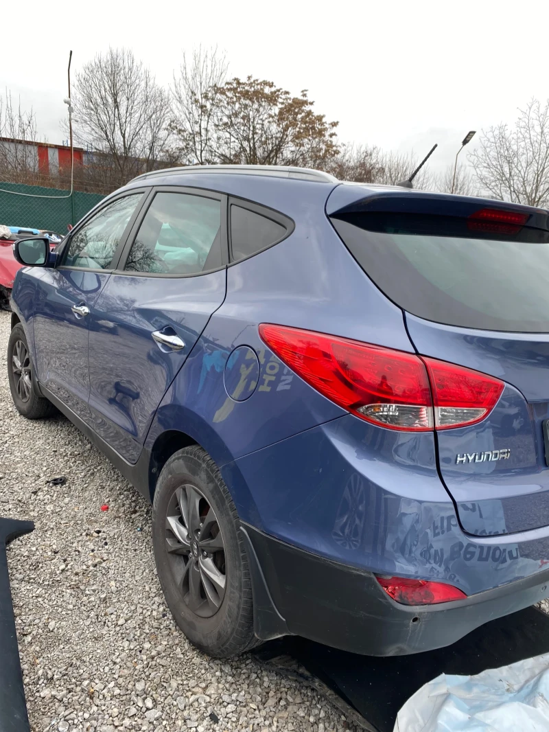 Hyundai IX35 2.0 crdi 4x4, снимка 4 - Автомобили и джипове - 49585230