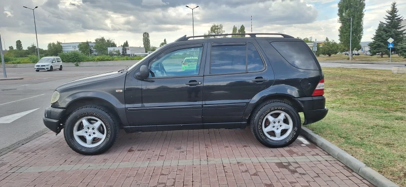 Mercedes-Benz ML 320 3.2 I Газ- Бензин, снимка 3 - Автомобили и джипове - 49157768