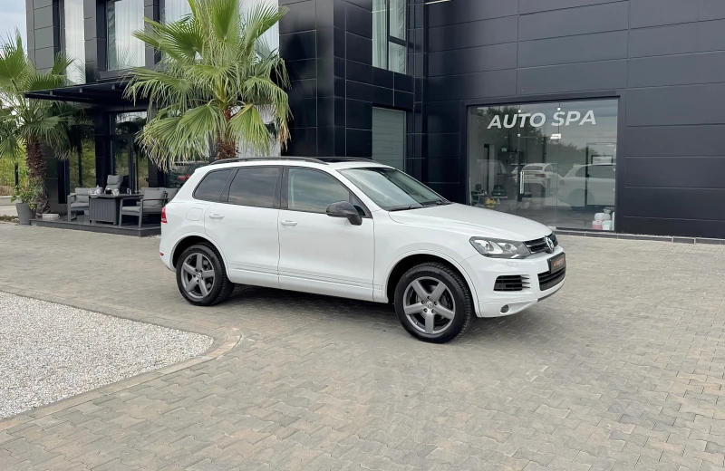 VW Touareg 3.0TDi Подгрев/Панорама, снимка 3 - Автомобили и джипове - 51284546