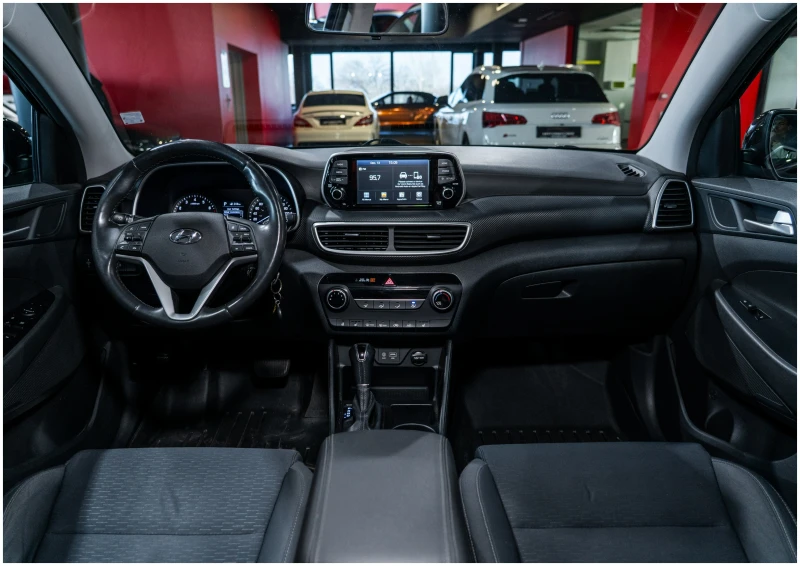 Hyundai Tucson AWD, снимка 15 - Автомобили и джипове - 52799175