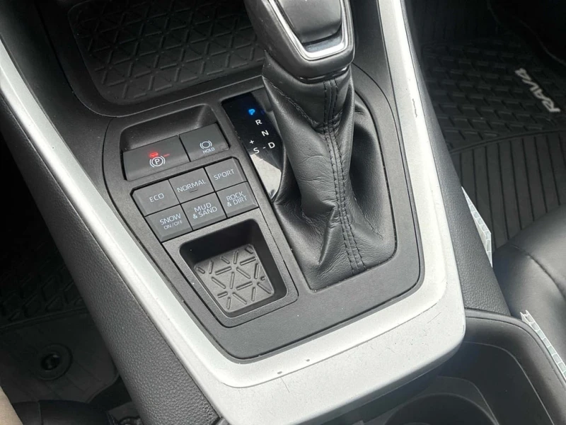 Toyota Rav4 * XLE * CARFAX * БЕЗ ПЪРВОНАЧАЛНА ВНОСКА, снимка 12 - Автомобили и джипове - 52931098