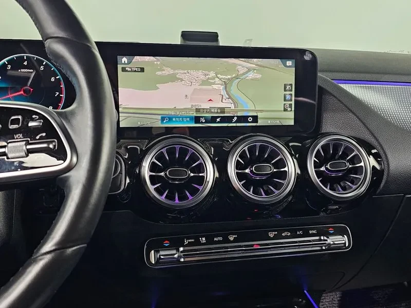 Mercedes-Benz GLA 220 / PANO/ DIST/ �������/ �������/ ����� | Mobile.bg � ����������� 13