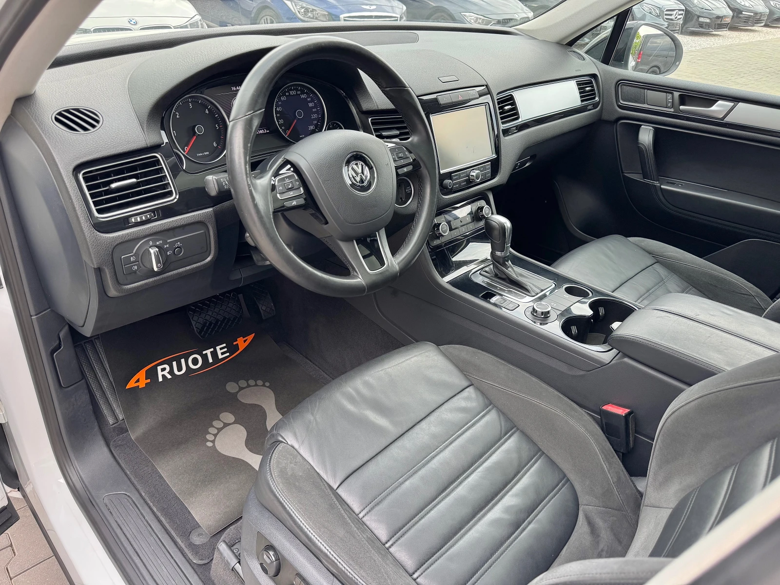 VW Touareg 3.0TDi Подгрев/Панорама - изображение 8
