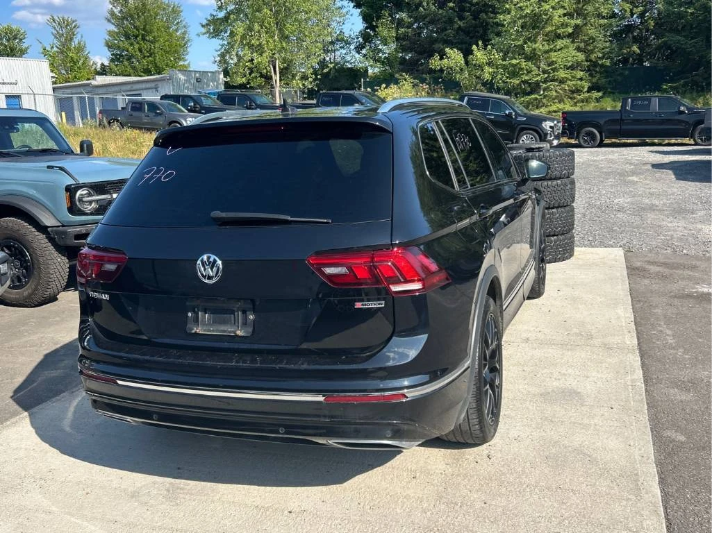 VW Tiguan * PREMIUM R-LINE * CARFAX * БЕЗ ПЪРВОНАЧАЛНА ВНОСК - изображение 5