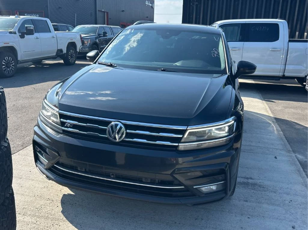 VW Tiguan * PREMIUM R-LINE * CARFAX * БЕЗ ПЪРВОНАЧАЛНА ВНОСК - изображение 2