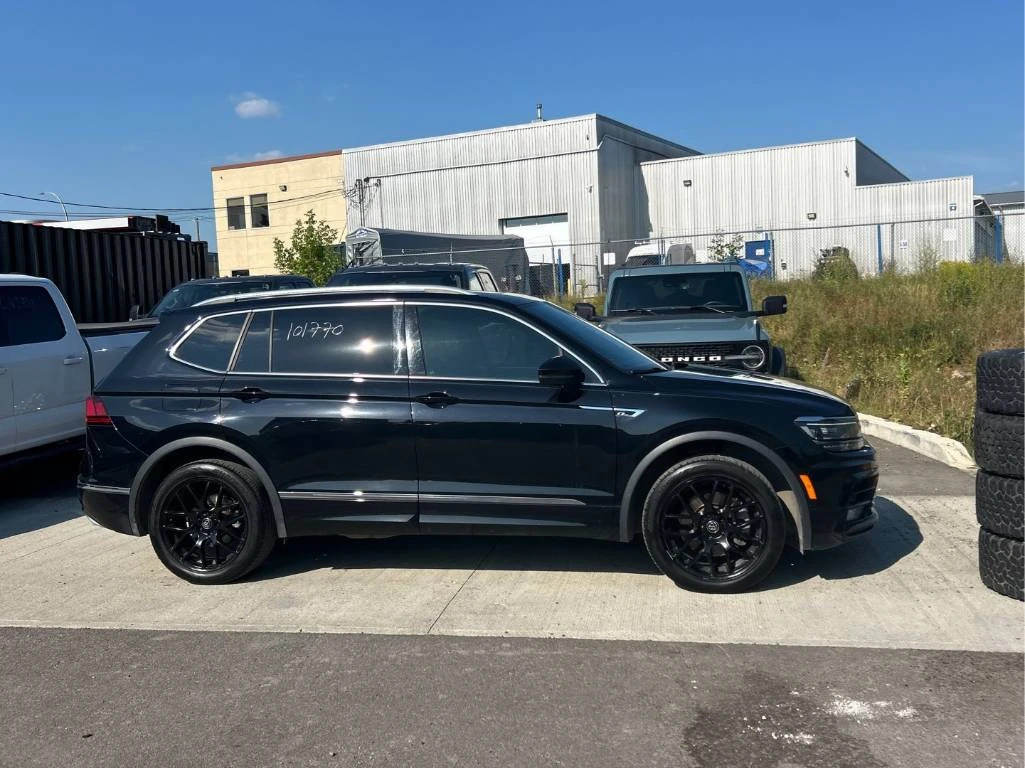 VW Tiguan * PREMIUM R-LINE * CARFAX * БЕЗ ПЪРВОНАЧАЛНА ВНОСК - изображение 3