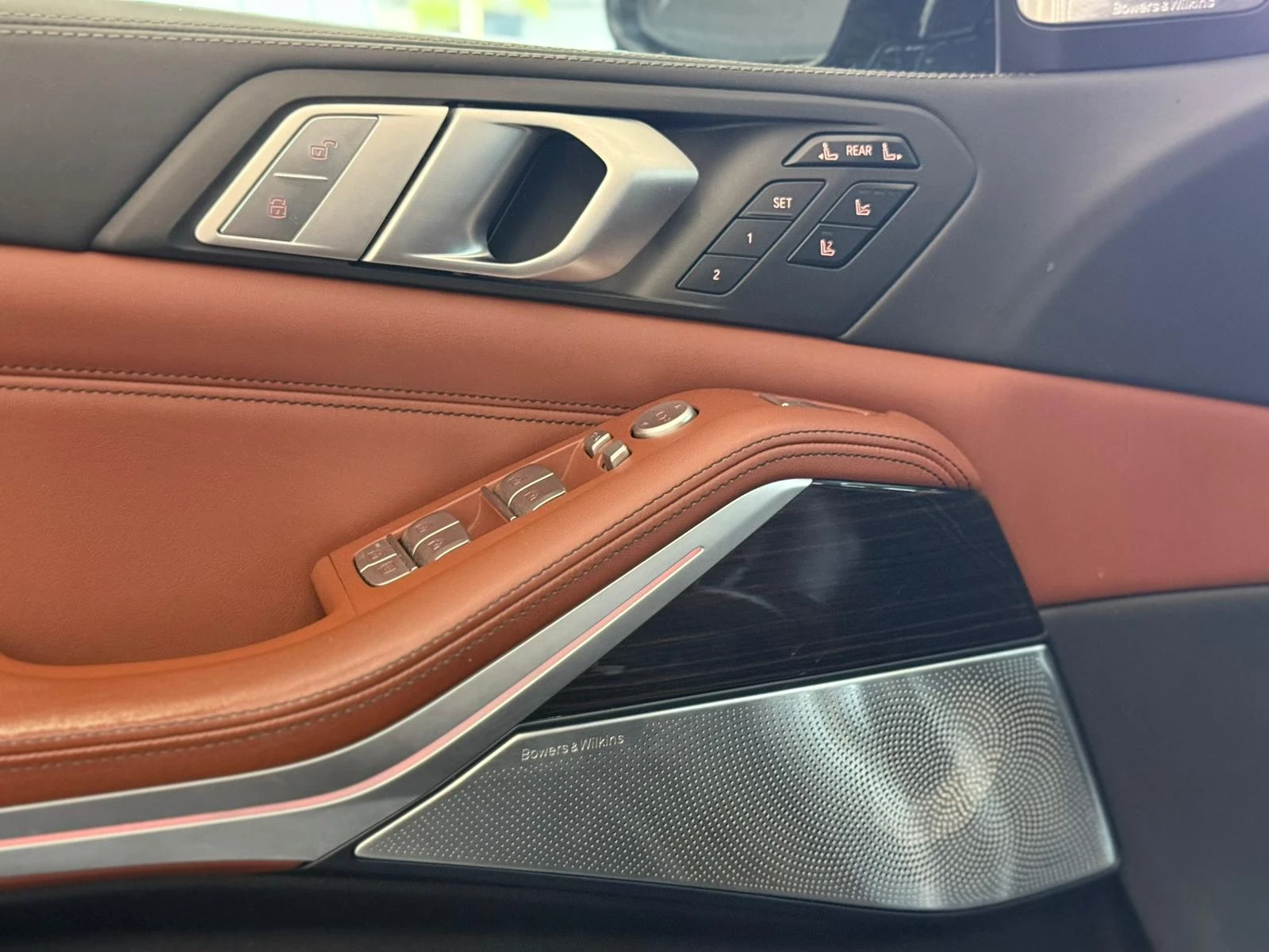 BMW X7 М50d* 7 Местен* Full* TV* Pano* Лизинг , снимка 7 - Автомобили и джипове - 54525232
