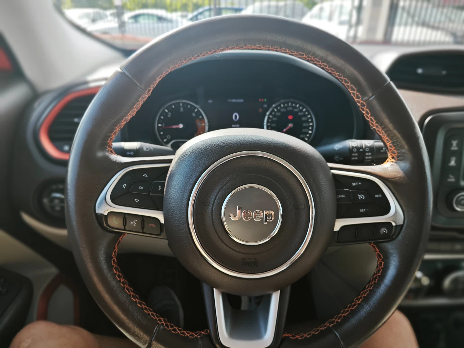 Jeep Renegade, снимка 9 - Автомобили и джипове - 54879440