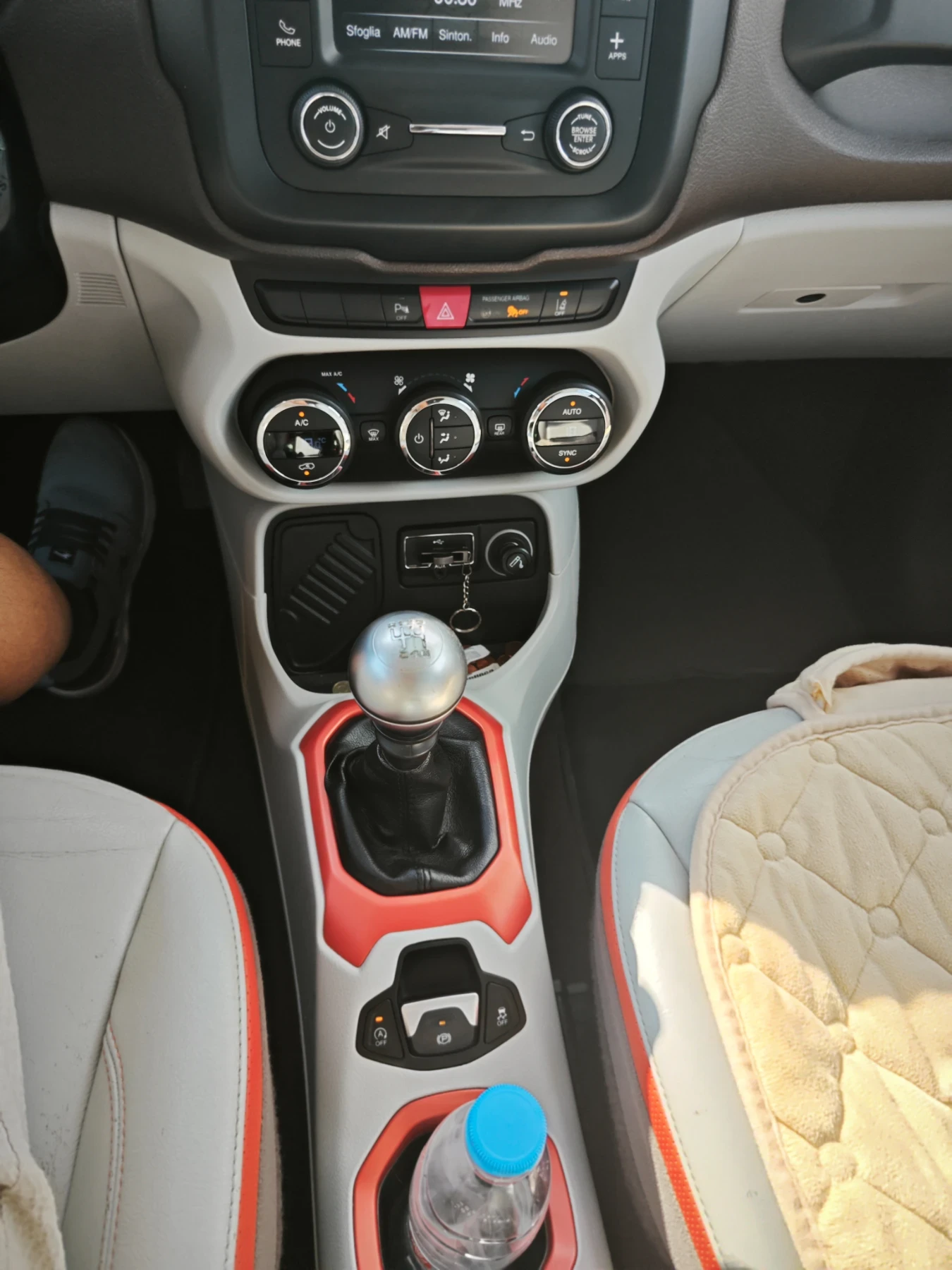 Jeep Renegade, снимка 7 - Автомобили и джипове - 54879440