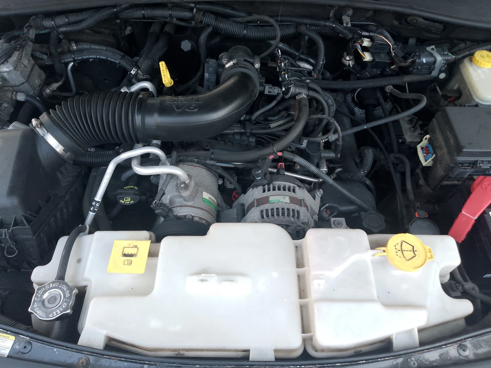 Dodge Nitro 3, 7 газ/бензин, снимка 2 - Автомобили и джипове - 55425580