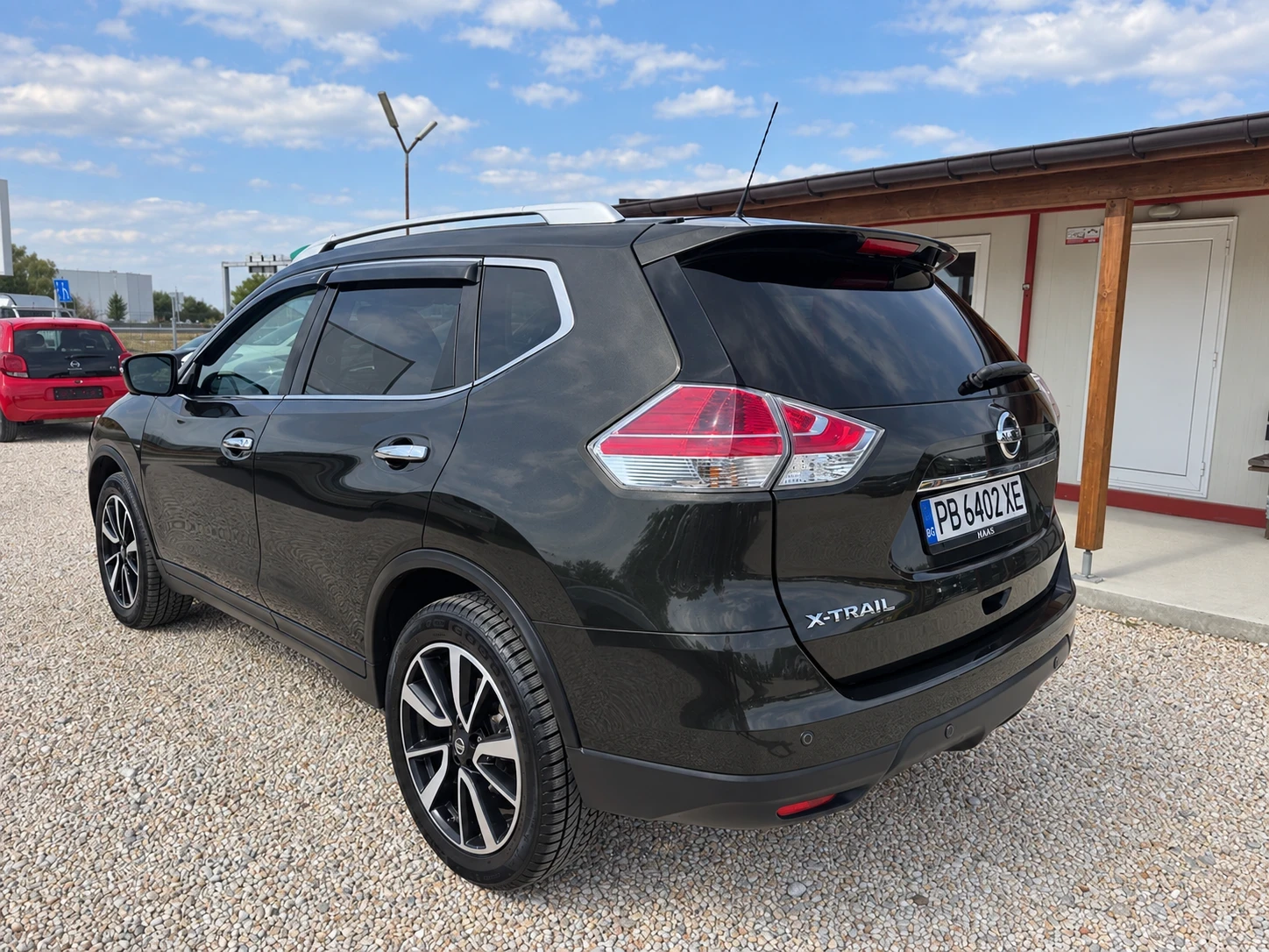 Nissan X-trail * 1.6d* 130к.с* AUTOMAT* 360Cam* С.История* , снимка 4 - Автомобили и джипове - 56255797