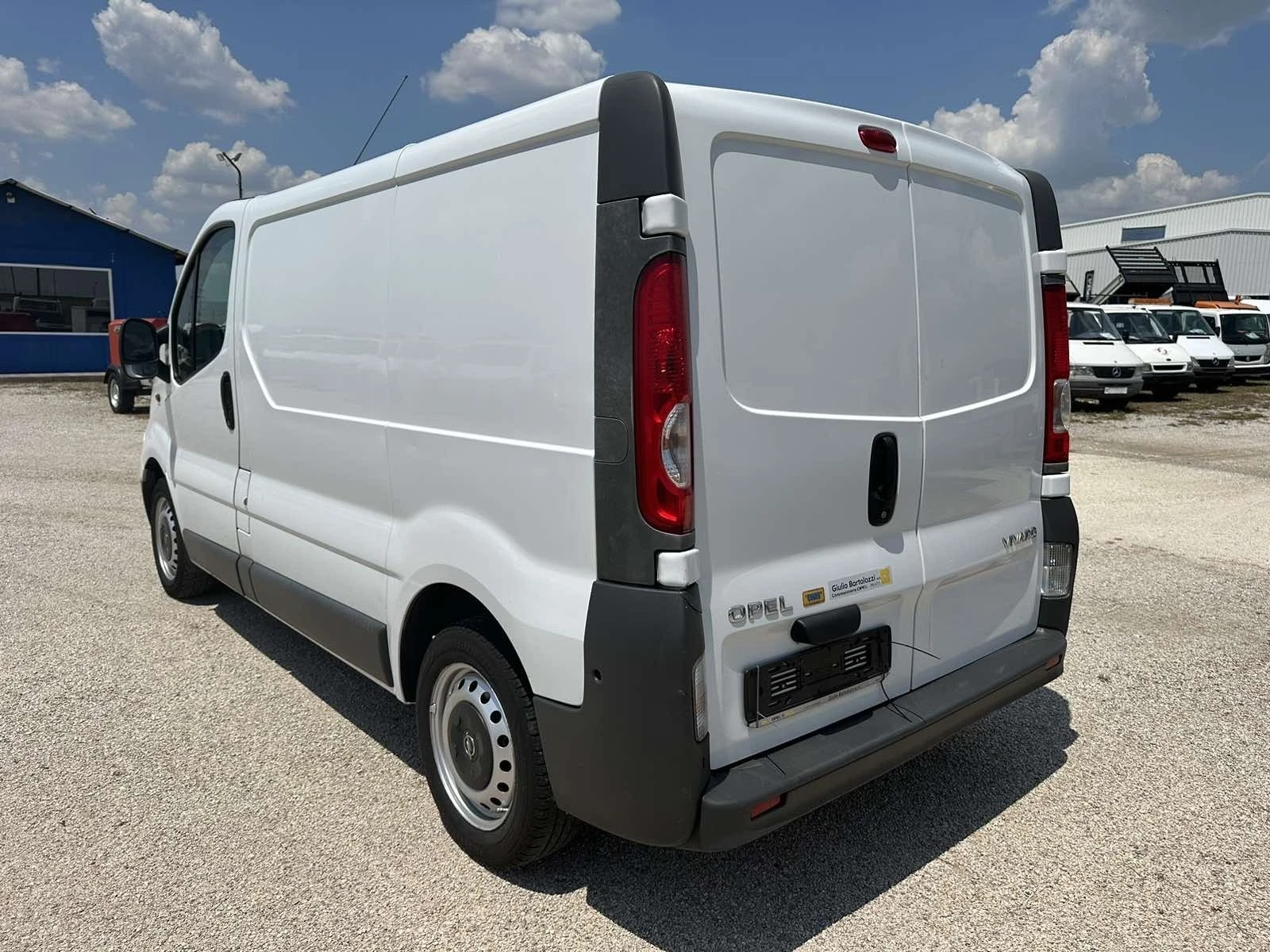 Opel Vivaro  - изображение 6