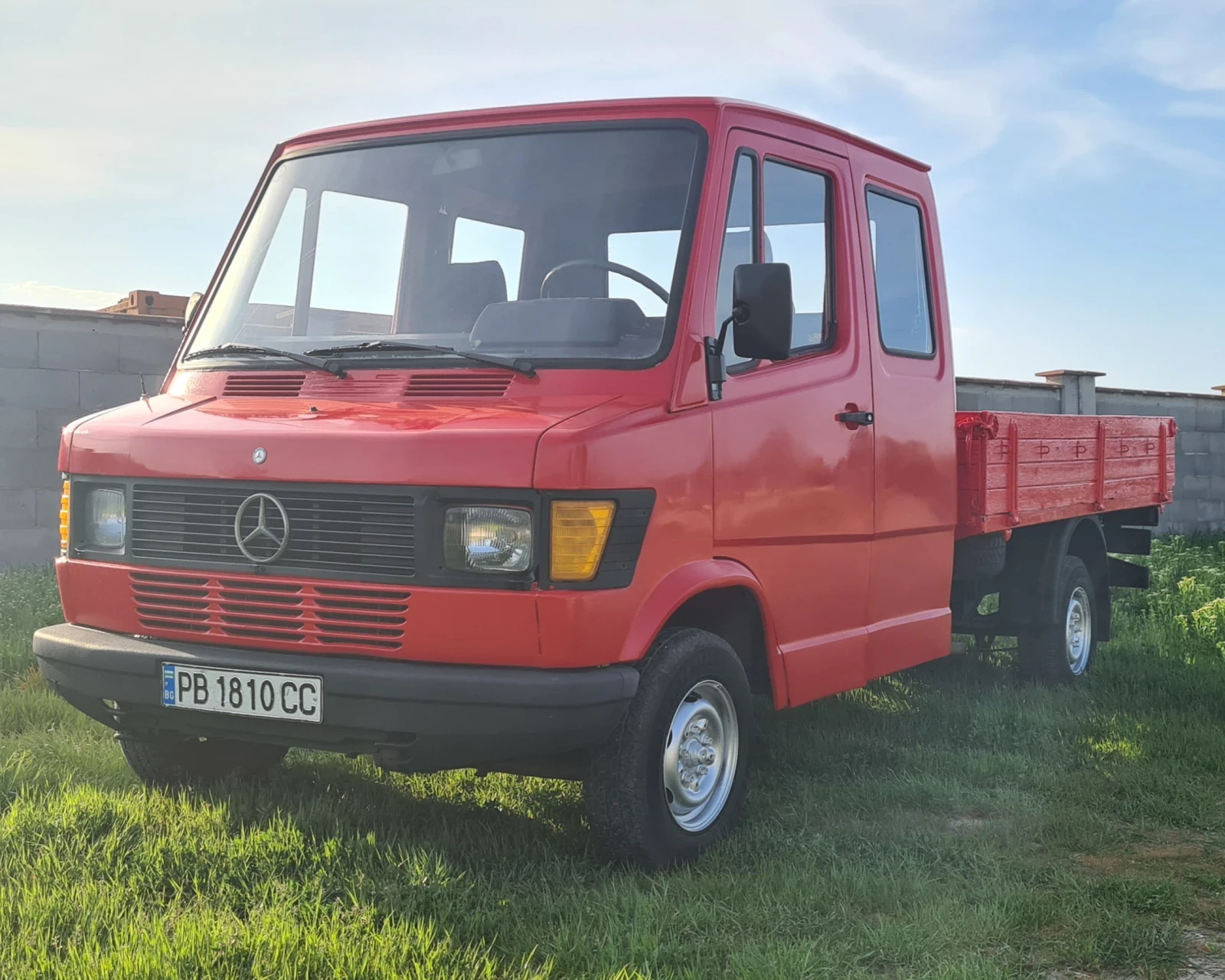 Mercedes-Benz 207 2.4 DIESEL
