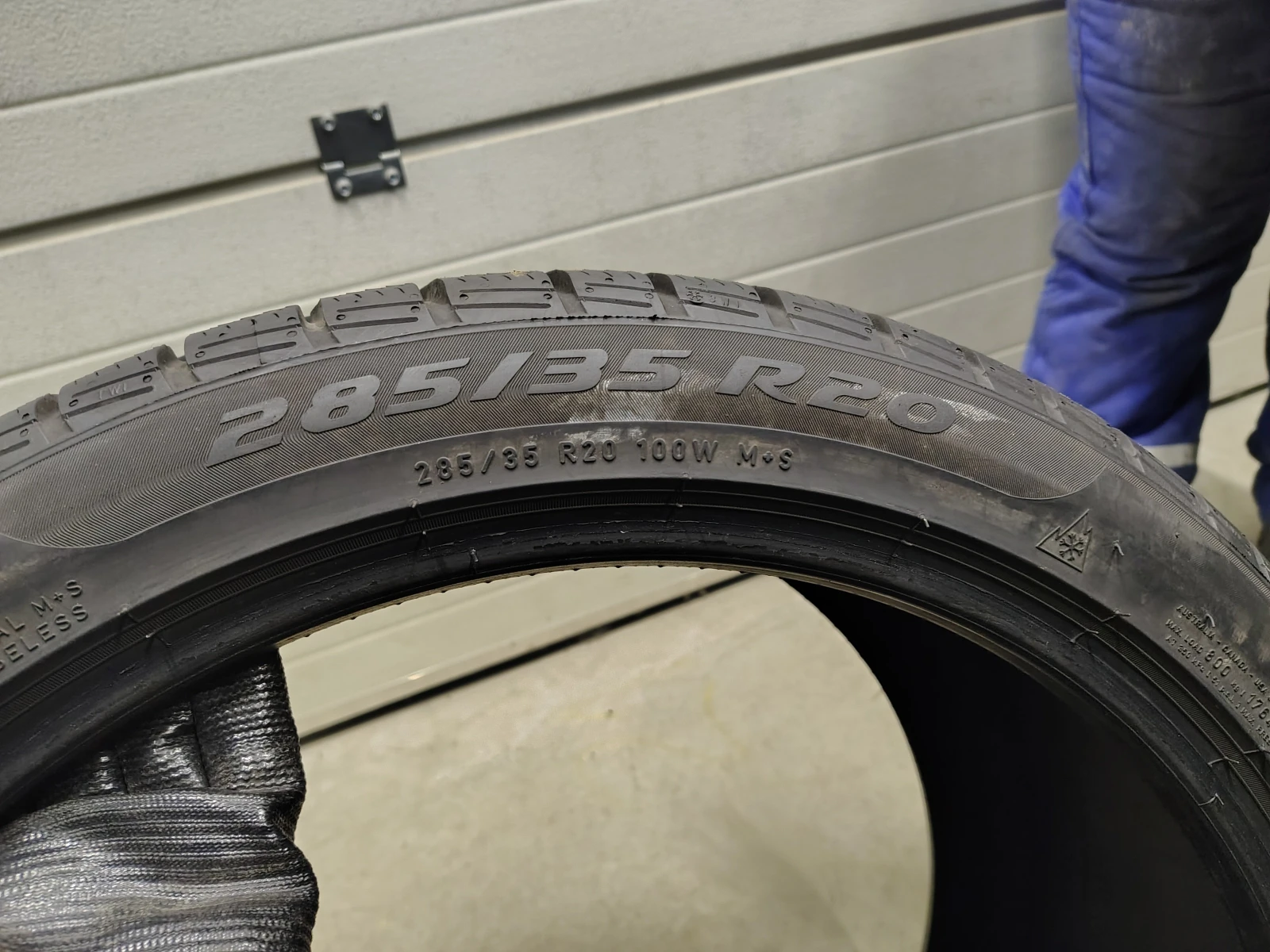 Гуми Зимни 285/35R20, снимка 7 - Гуми и джанти - 55835104