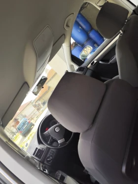 VW Touran 2.0 TDI 8 клапана , снимка 8