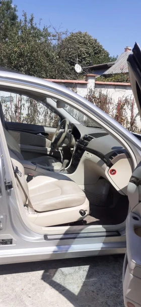 Mercedes-Benz E 200 | Mobile.bg    8