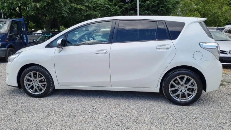 Toyota Verso 2.0 d4d+ Navi+ Panorama, снимка 6 - Автомобили и джипове - 43575170