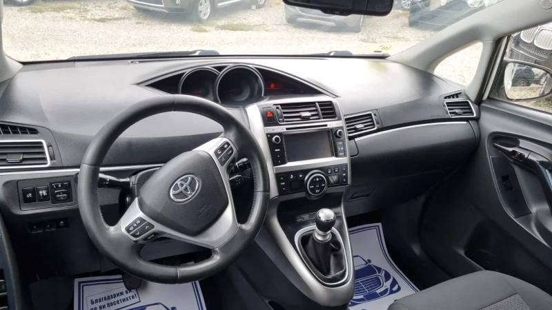 Toyota Verso 2.0 d4d+ Navi+ Panorama, снимка 11 - Автомобили и джипове - 43575170