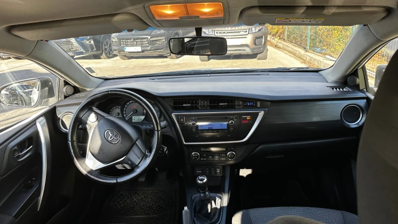 Toyota Auris 1.3 VVTi, снимка 13 - Автомобили и джипове - 47537405