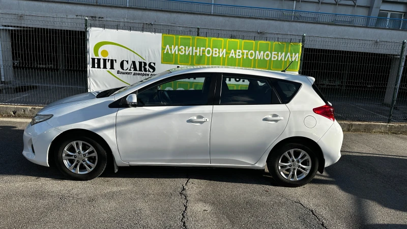 Toyota Auris 1.3 VVTi, снимка 4 - Автомобили и джипове - 47537405