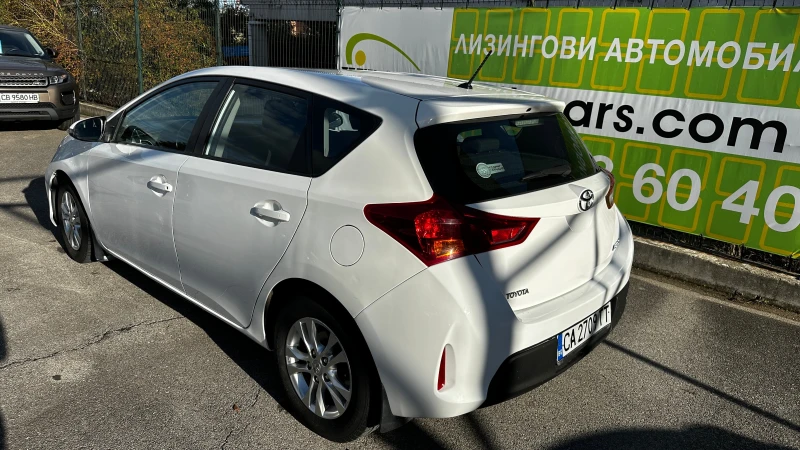 Toyota Auris 1.3 VVTi, снимка 5 - Автомобили и джипове - 47537405