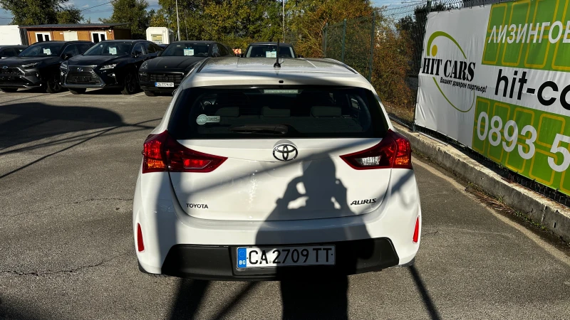 Toyota Auris 1.3 VVTi, снимка 7 - Автомобили и джипове - 47537405