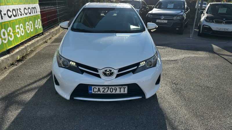 Toyota Auris 1.3 VVTi, снимка 3 - Автомобили и джипове - 47537405