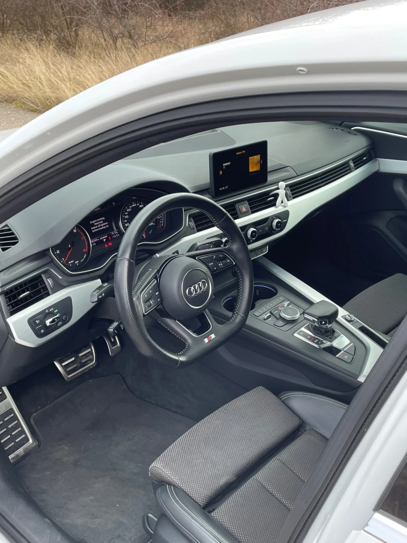 Audi A4 2.0TFSI-РЕГИСТРИРАНА, снимка 13 - Автомобили и джипове - 47772764