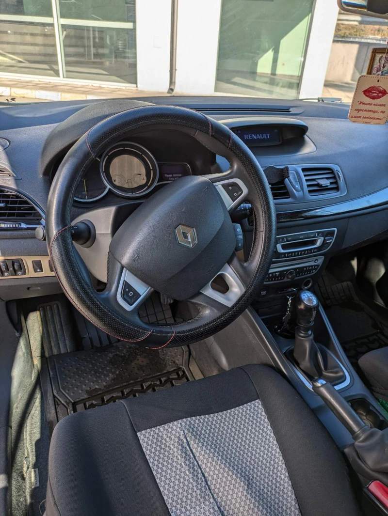 Renault Megane, снимка 6 - Автомобили и джипове - 48160746