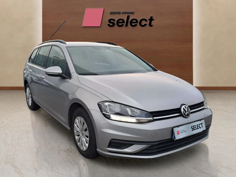 VW Golf 1.6 TDI, снимка 3 - Автомобили и джипове - 48985279