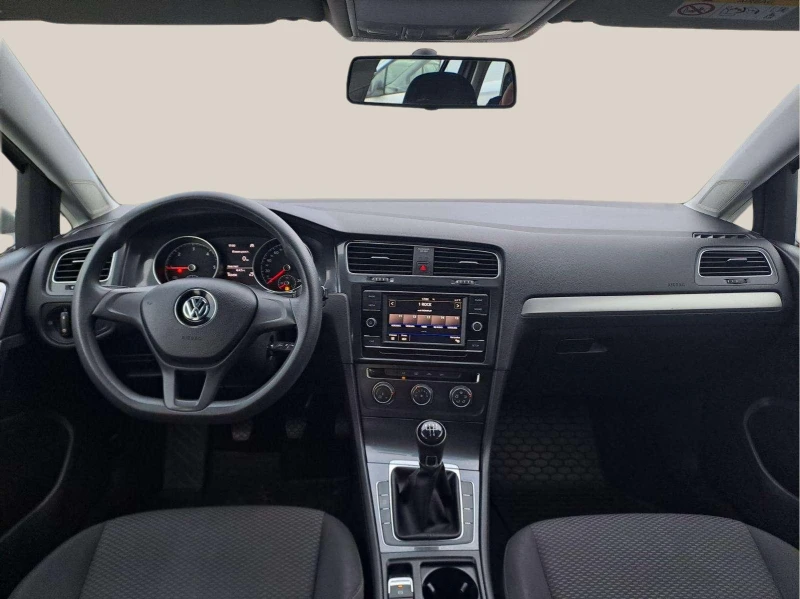 VW Golf 1.6 TDI, снимка 9 - Автомобили и джипове - 48985279